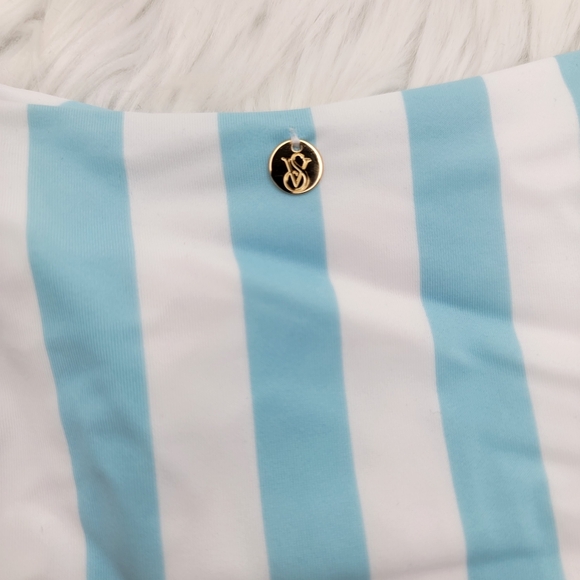 Victoria's Secret brazilian bikini bottom. - Picture 4 of 8